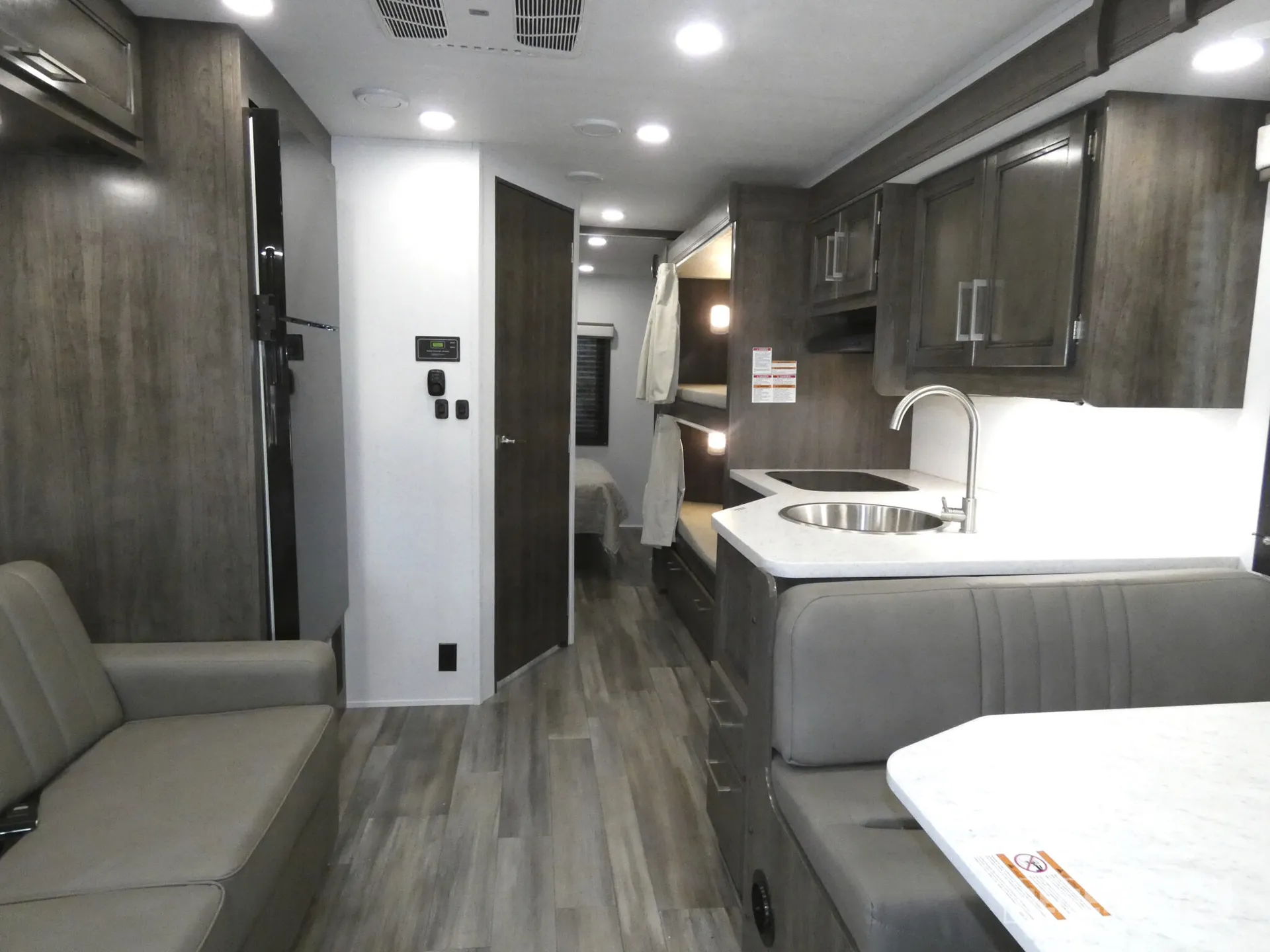 2026 Entegra Coach Odyssey-SE 31FF - Photo 3