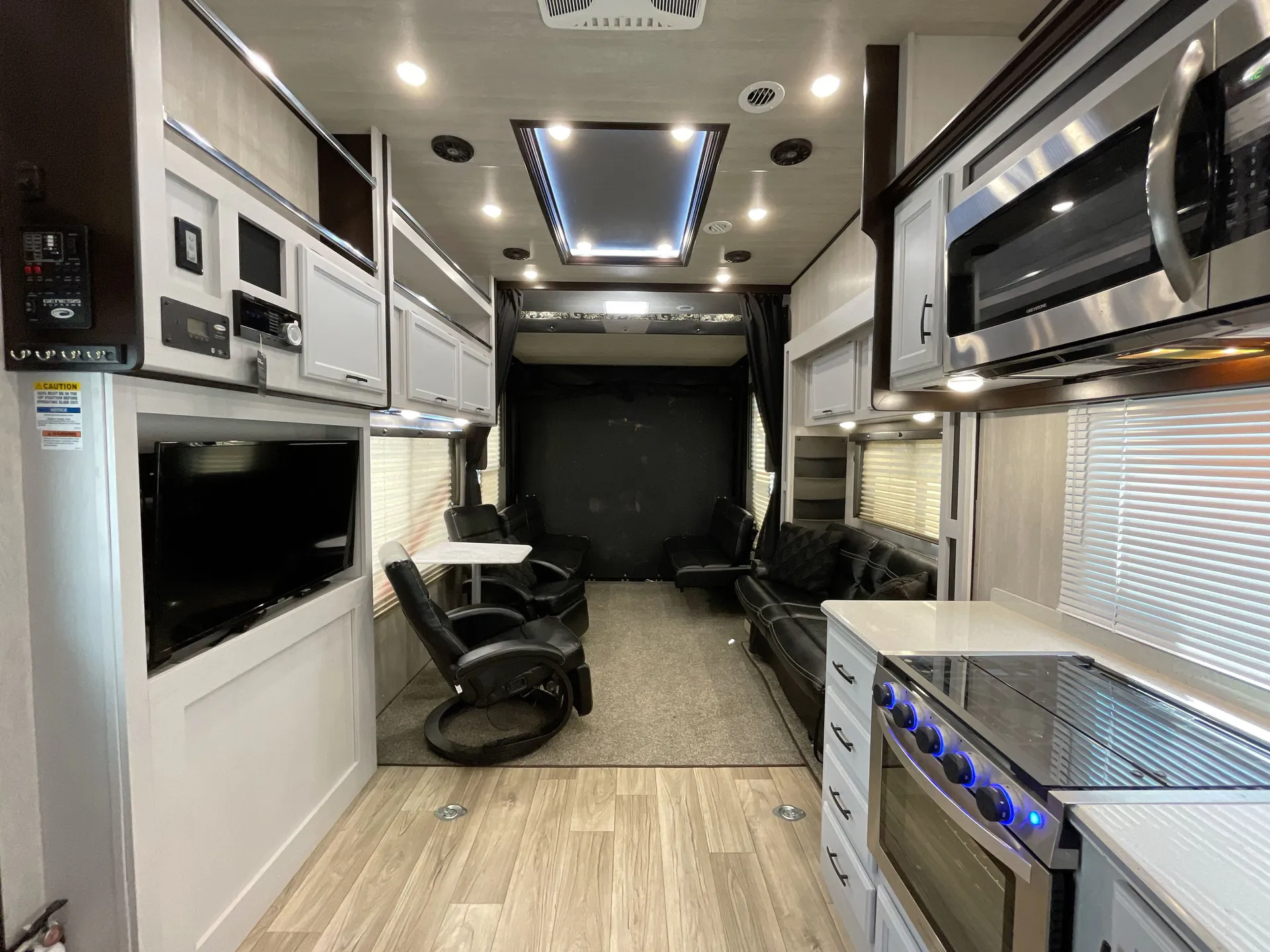 2024 Genesis Supreme Vortex VXL 3317VXL — living area main