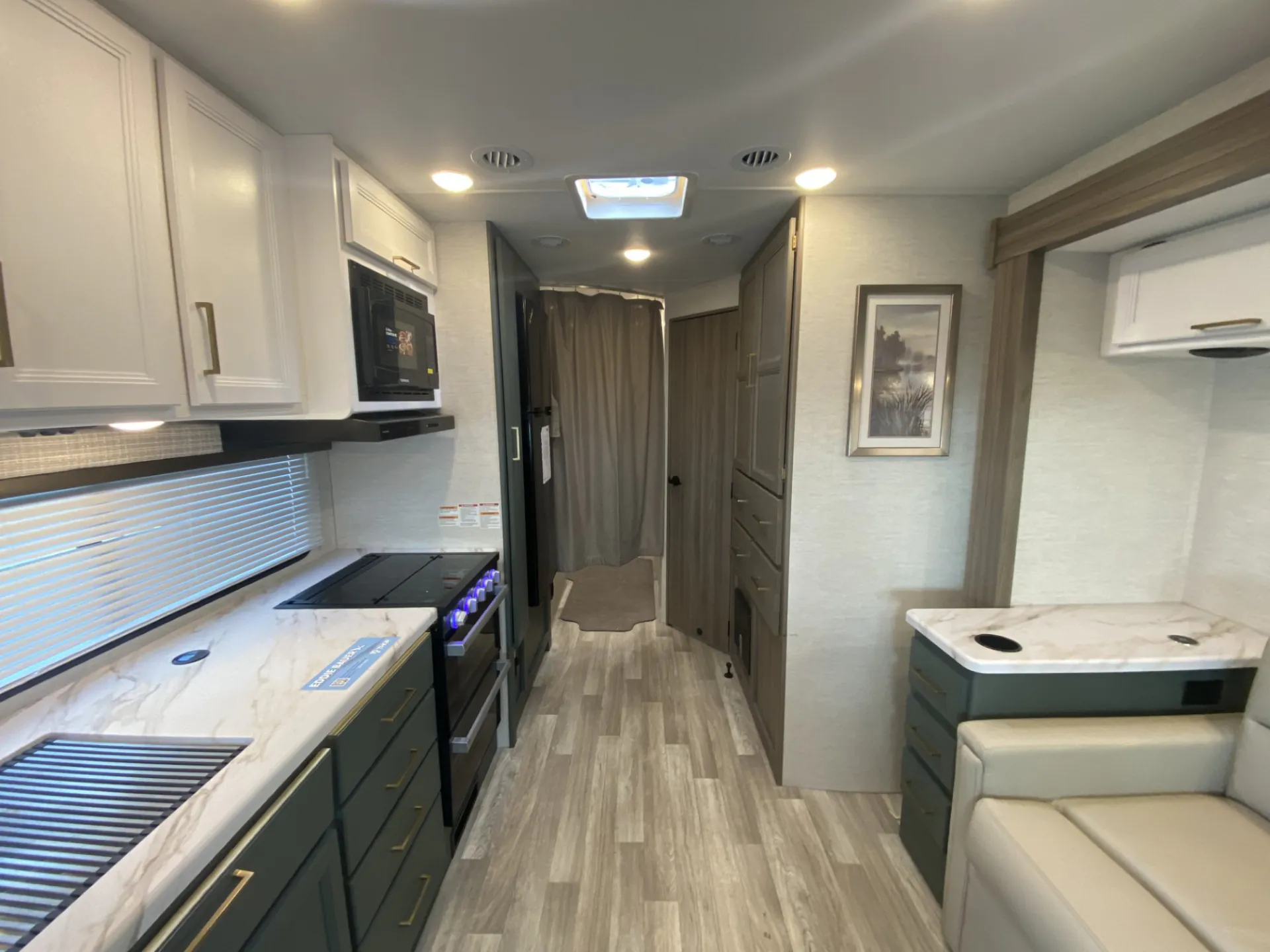 2025 Thor Motor Coach Freedom Eddie Bauer 26EB - Photo 2