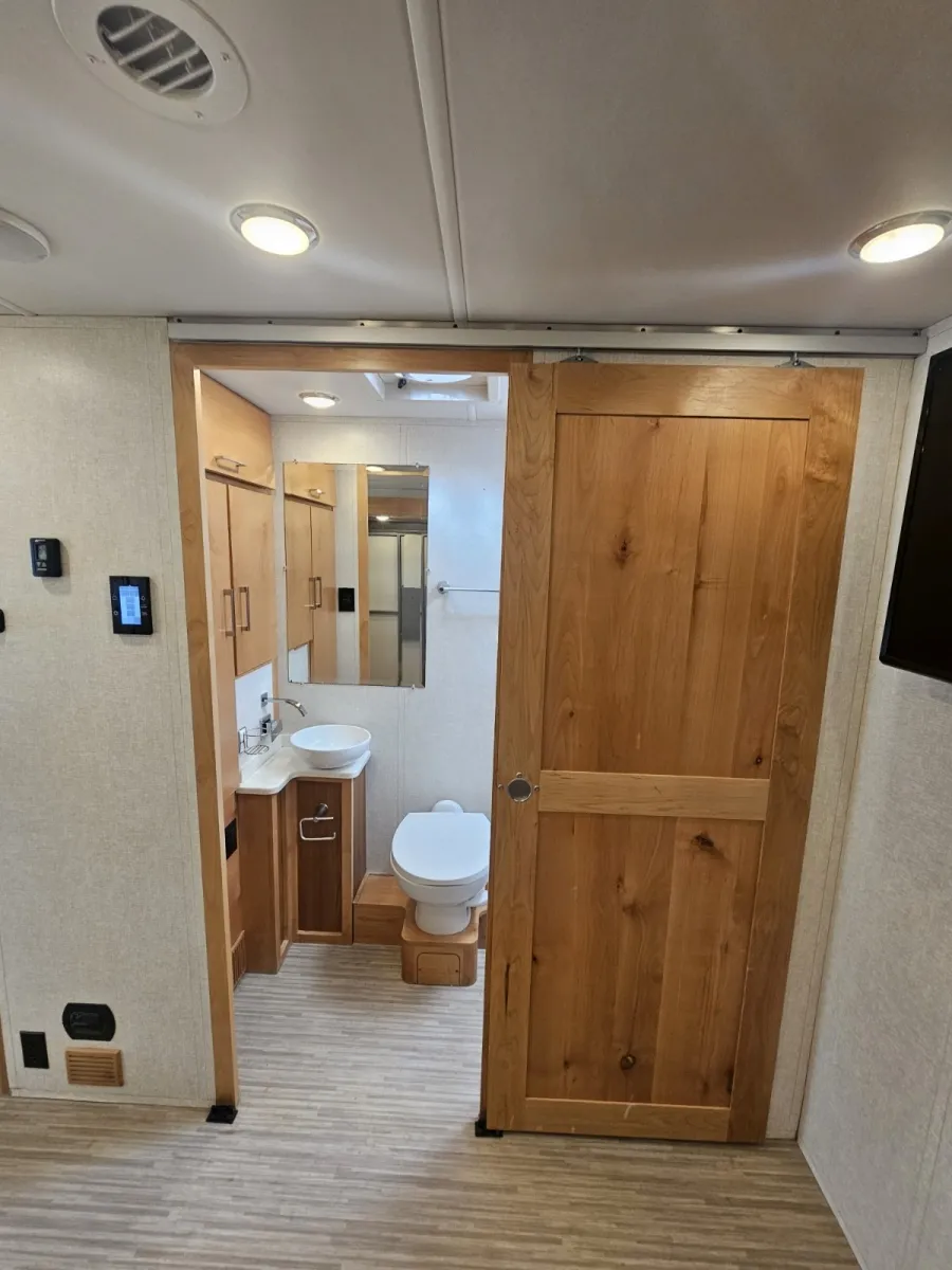 2018 Tiffin Wayfarer 24 FW, Photos photo 25