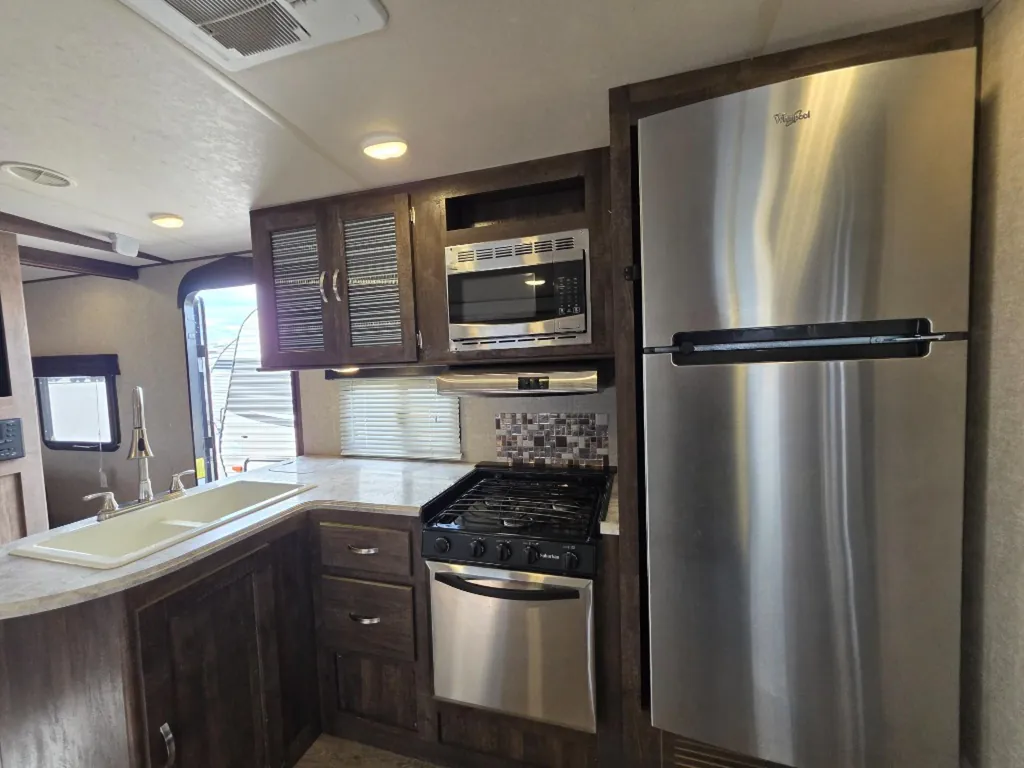 2018 Forest River Vibe 308BHS, Photos photo 24