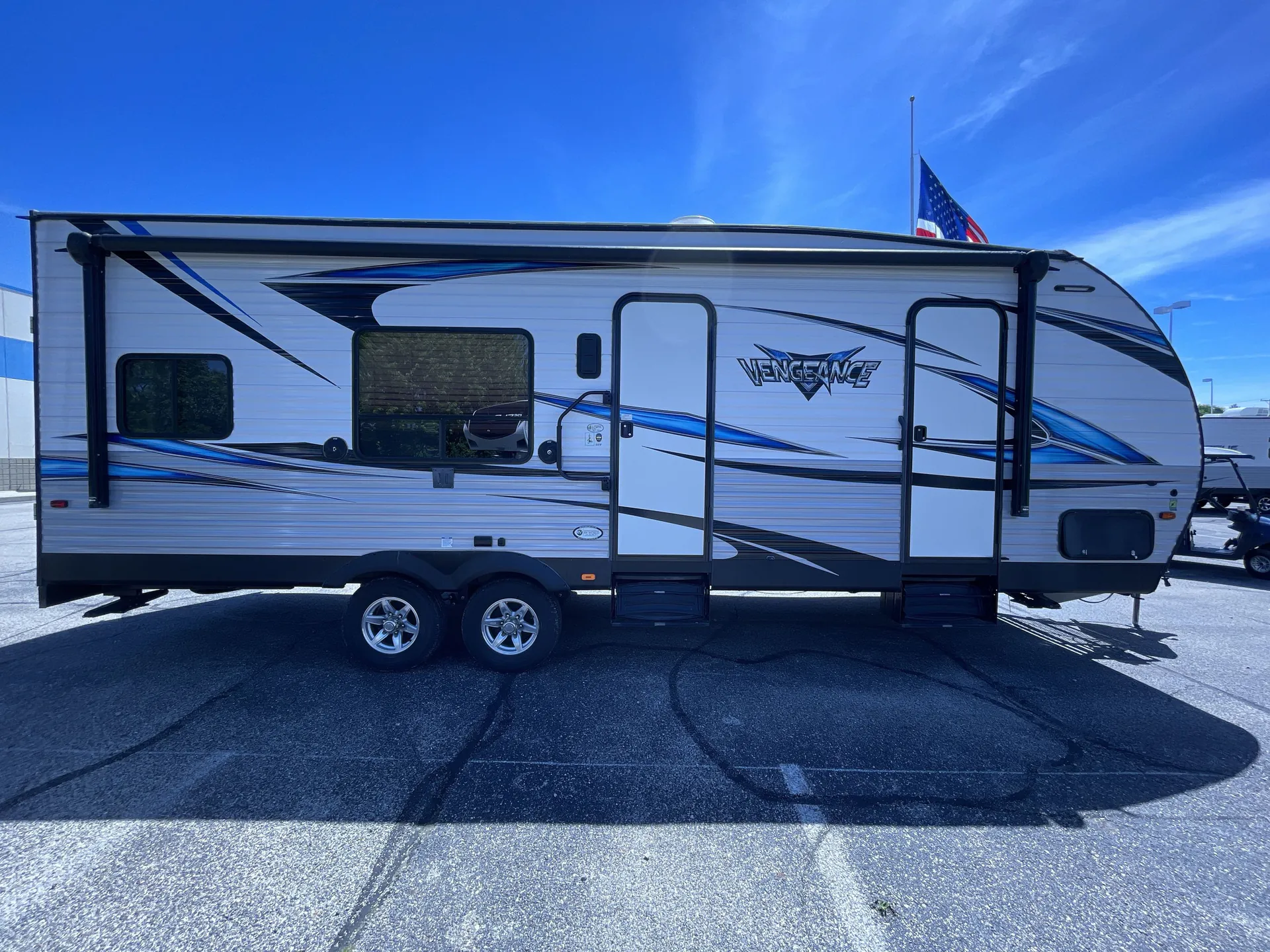 2018 Forest River Vengeance 25V — campside
