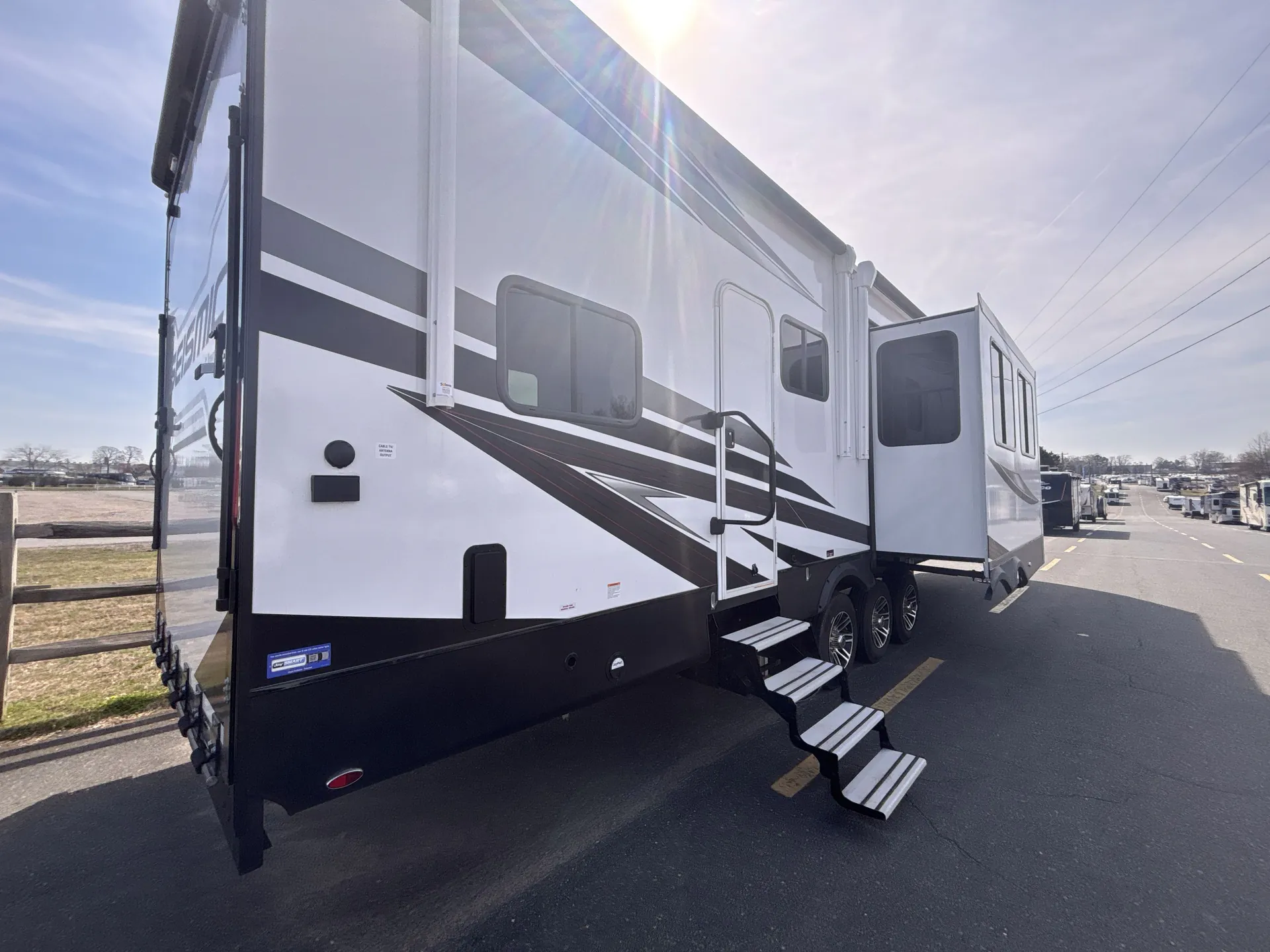 2025 Jayco Seismic 395 — living area main