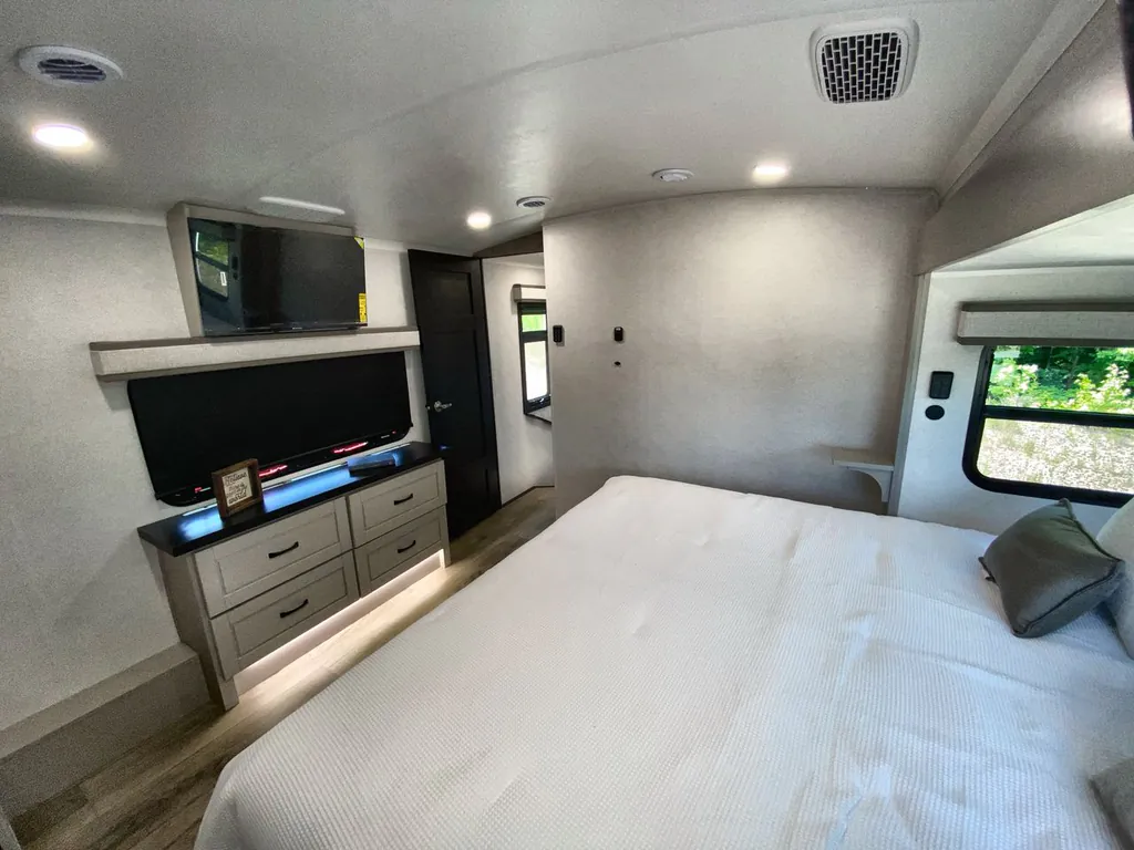 2026 Jayco North Point 395DSDB, Photos photo 14