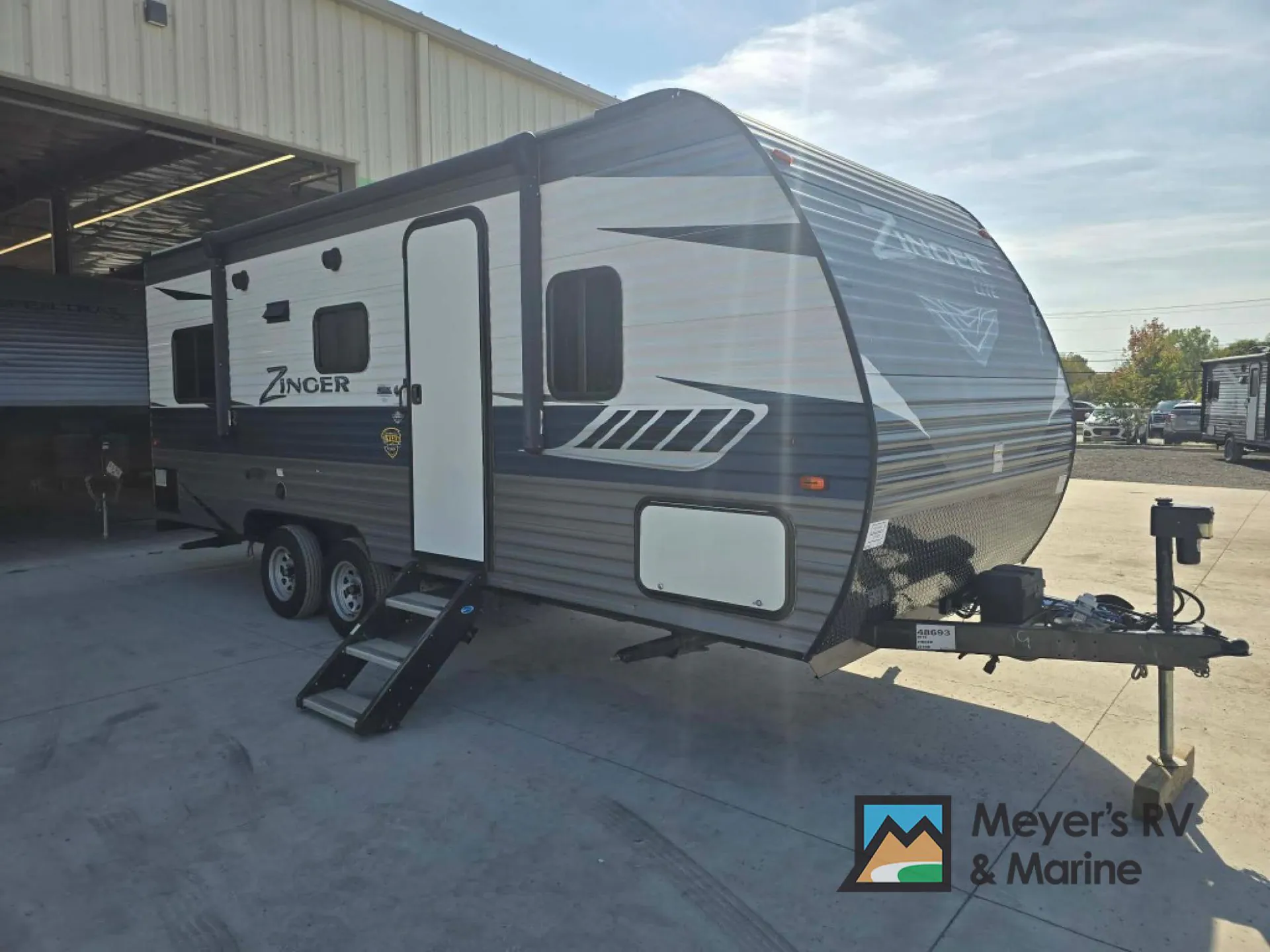 2019 CrossRoads Zinger 211RD - Photo 2