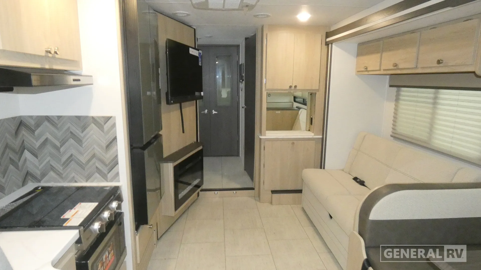 2026 Coachmen Leprechaun 300RS - Photo 3