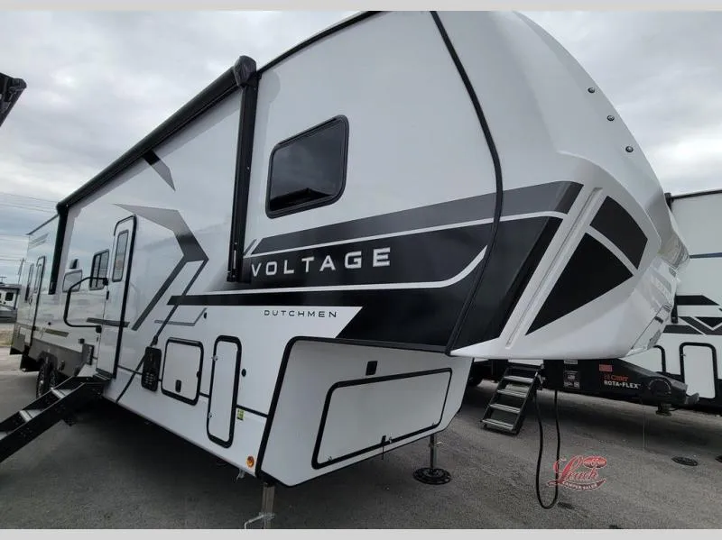 2026 Dutchmen RV Voltage 3800 - Photo 4