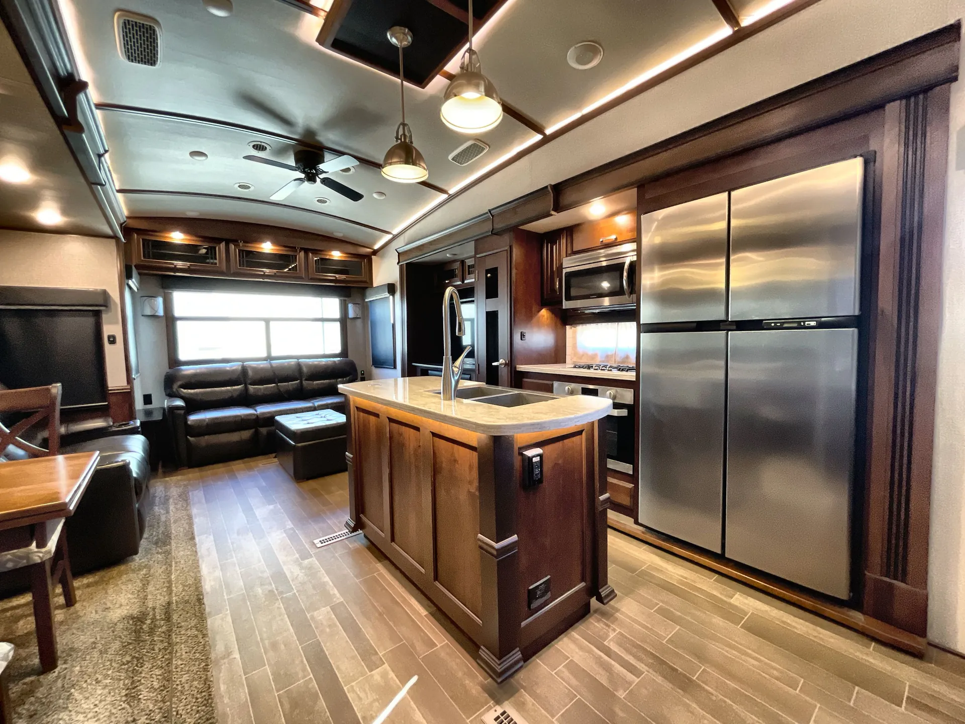 2019 Jayco Pinnacle 36SSWS — living area main