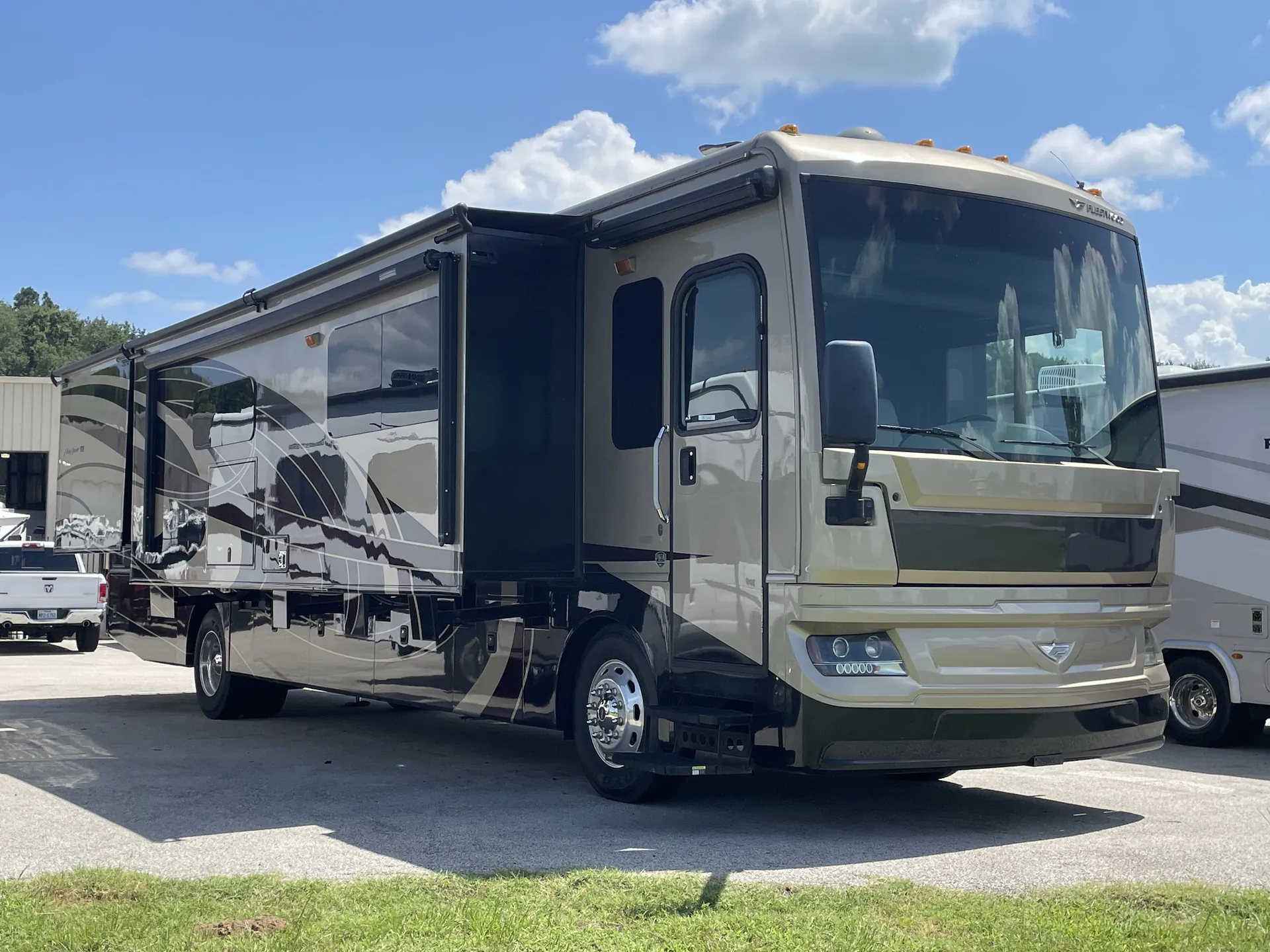2018 fleetwood Pace Arrow Lxe 38F - Photo 2