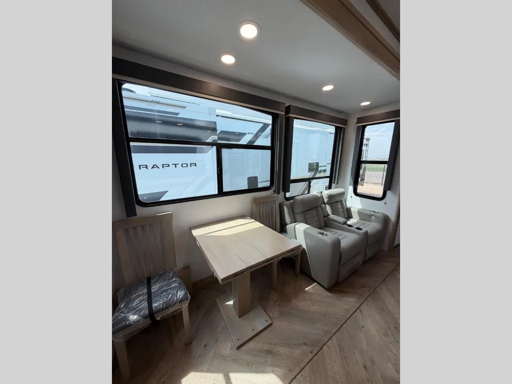 2026 Keystone Raptor 420, Photos photo 6
