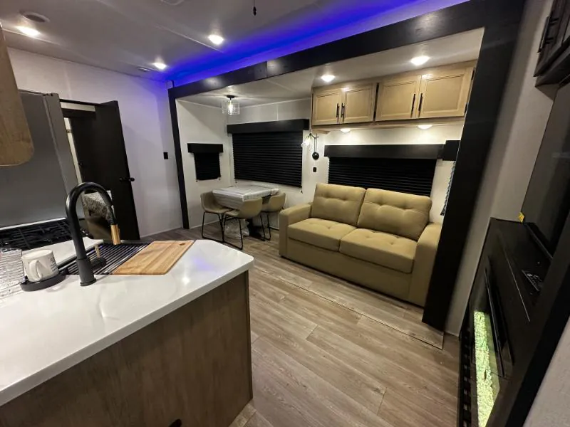 2027 Forest River Cherokee Timberwolf 39HBA - Photo 4