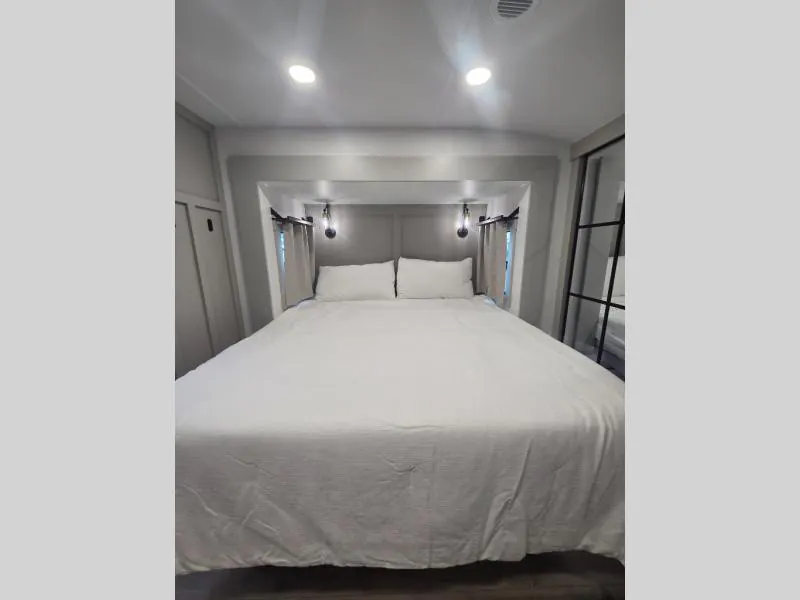 2026 Brinkley Model Z 3420, Photos photo 23