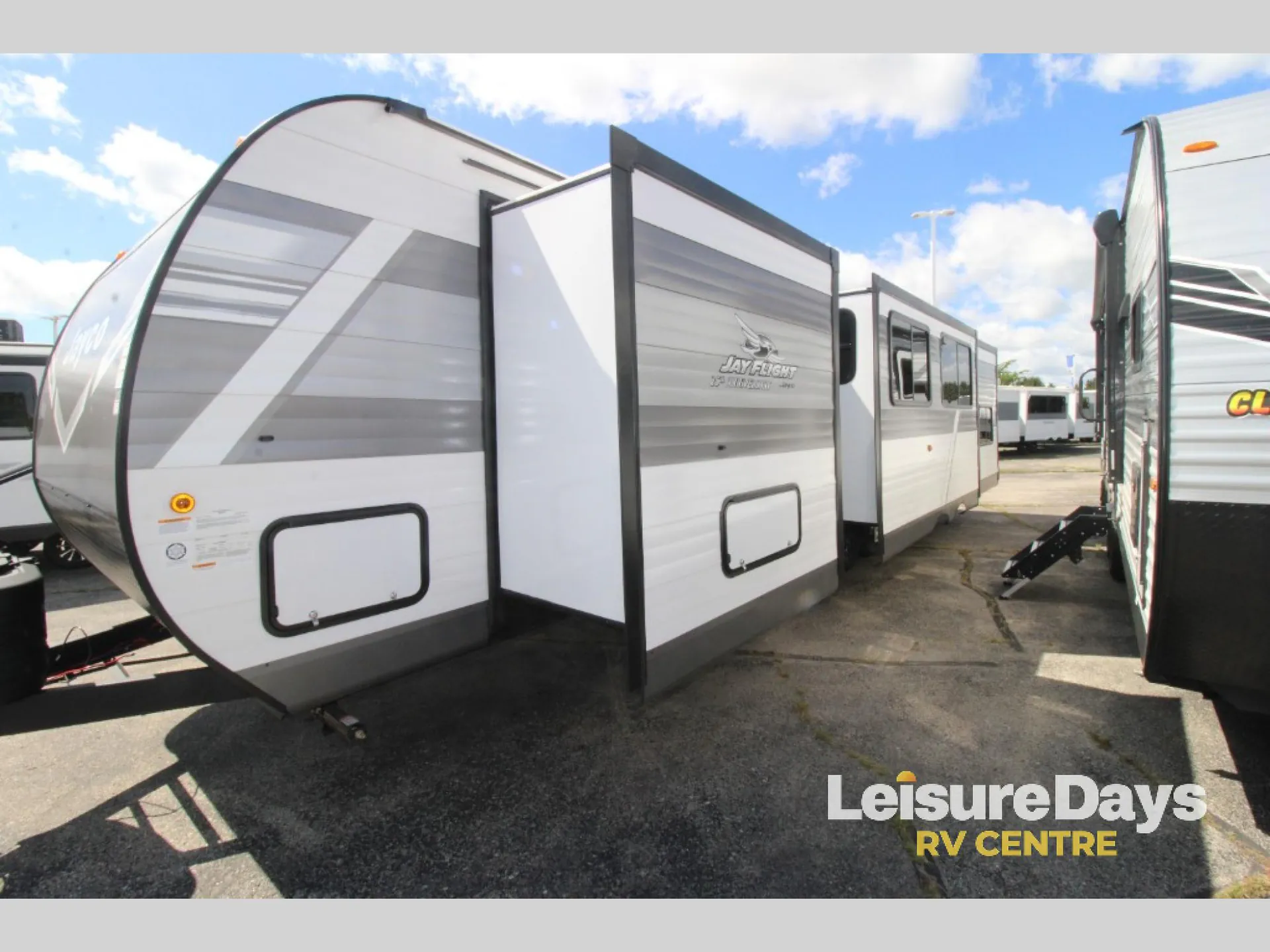 2027 Jayco Jay Flight 325BHT - Photo 4