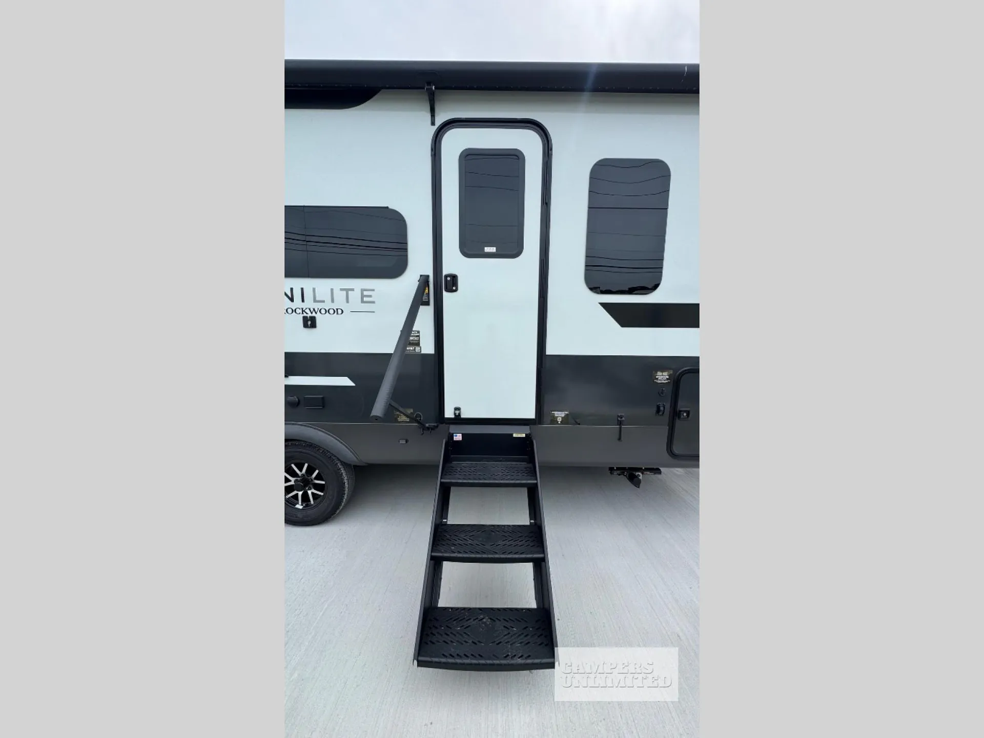 2027 Forest River Rockwood Mini Lite 2524FBT — Photo 6