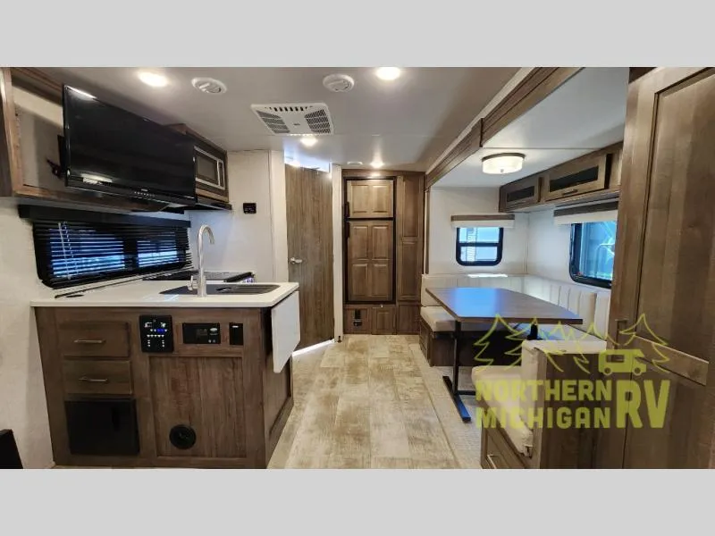 2023 Forest River Rockwood Mini Lite 2104S - Photo 4