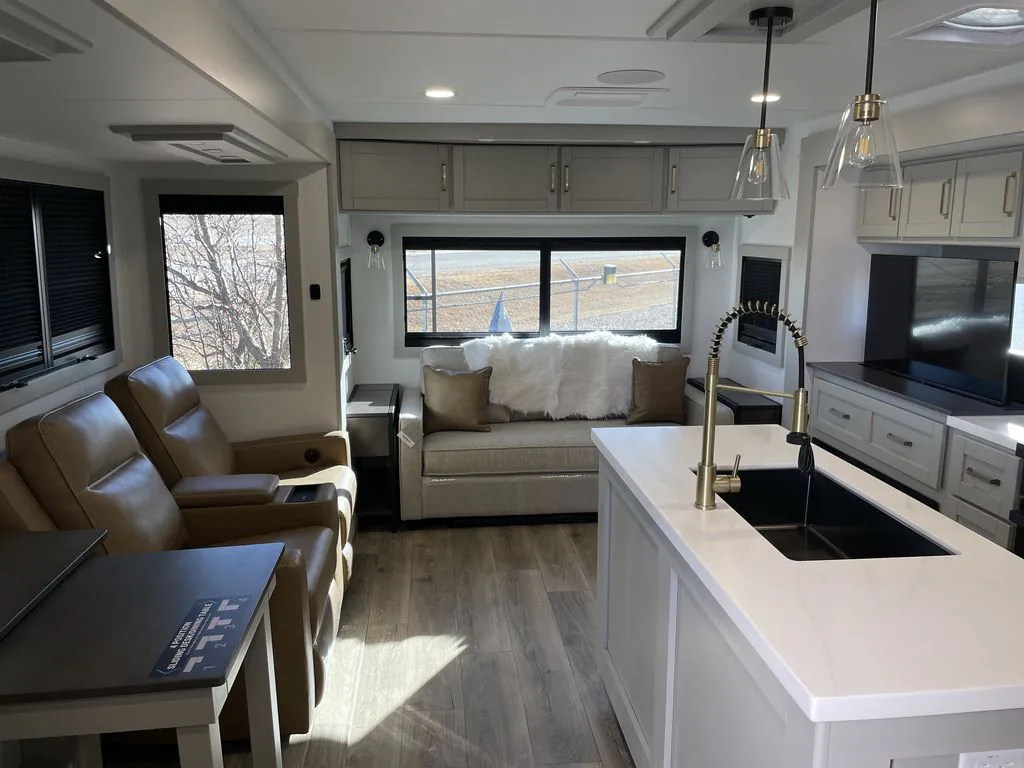 2026 Brinkley Model Z Air 297, Photos photo 9