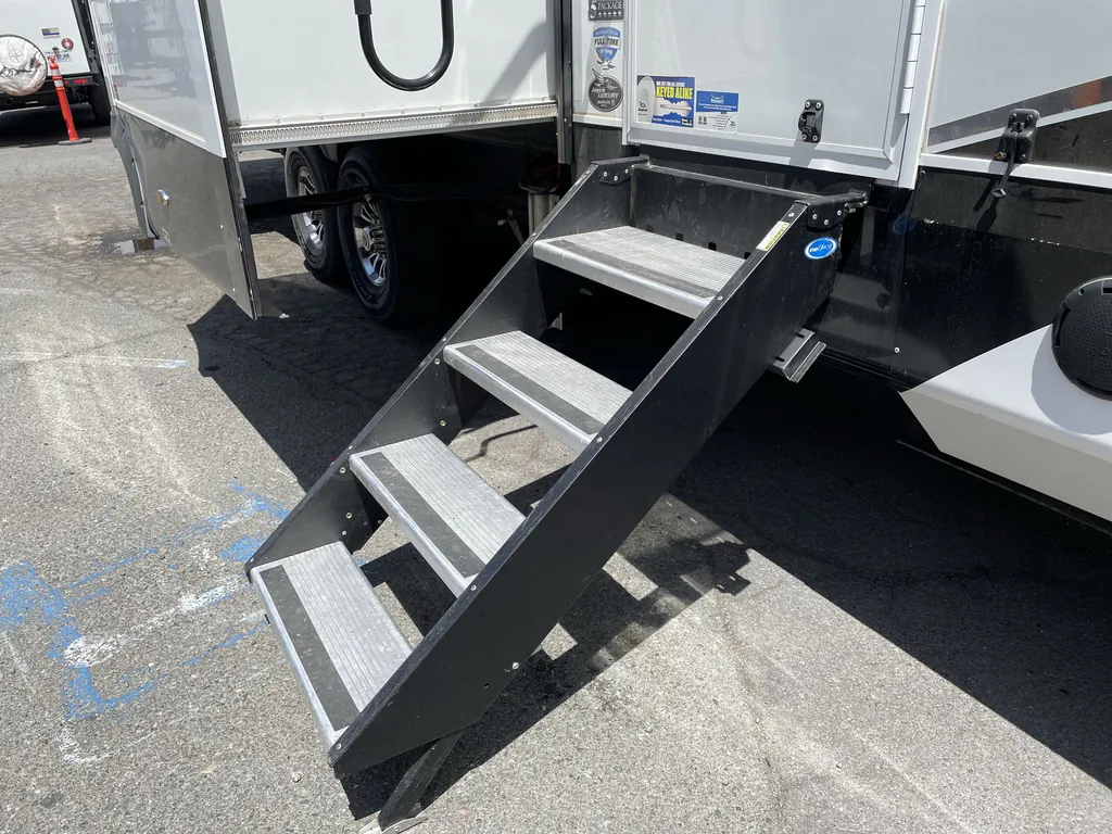 2022 Jayco North Point 380RKGS, Photos photo 12
