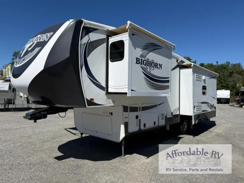 2017 Heartland Bighorn 3270RS - Photo 3