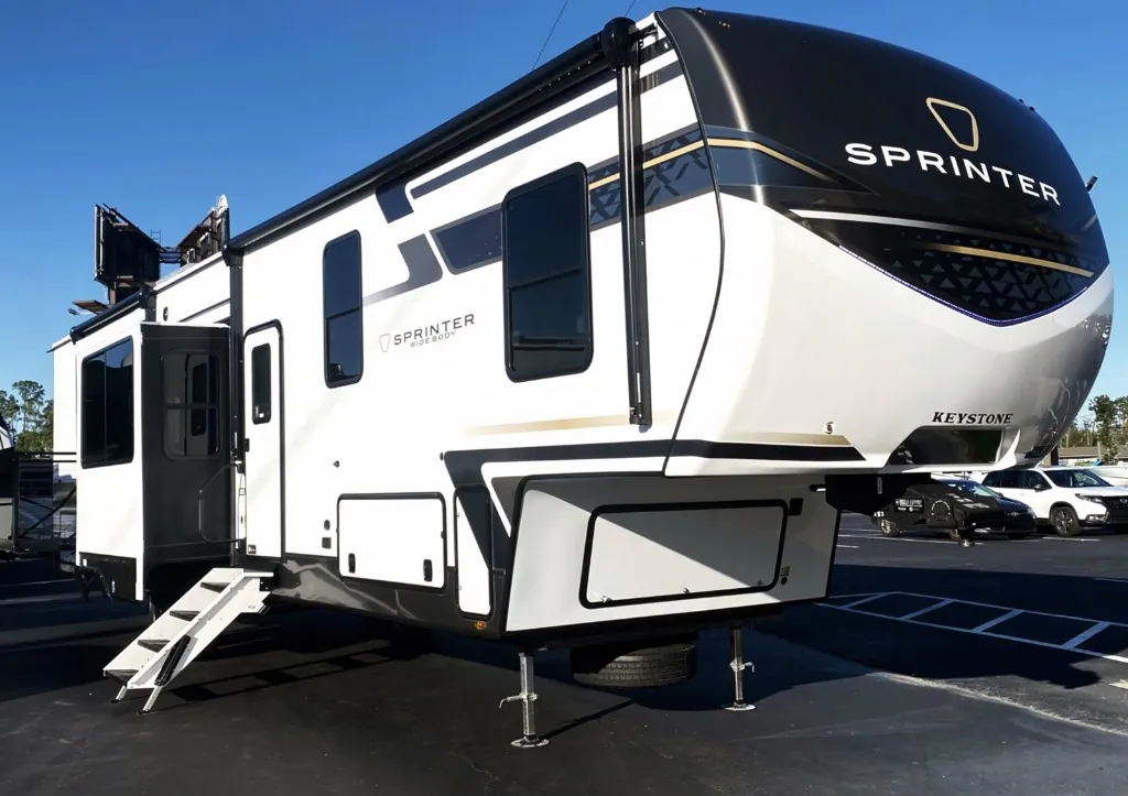 2026 Keystone Sprinter 3950SSP - Photo 2