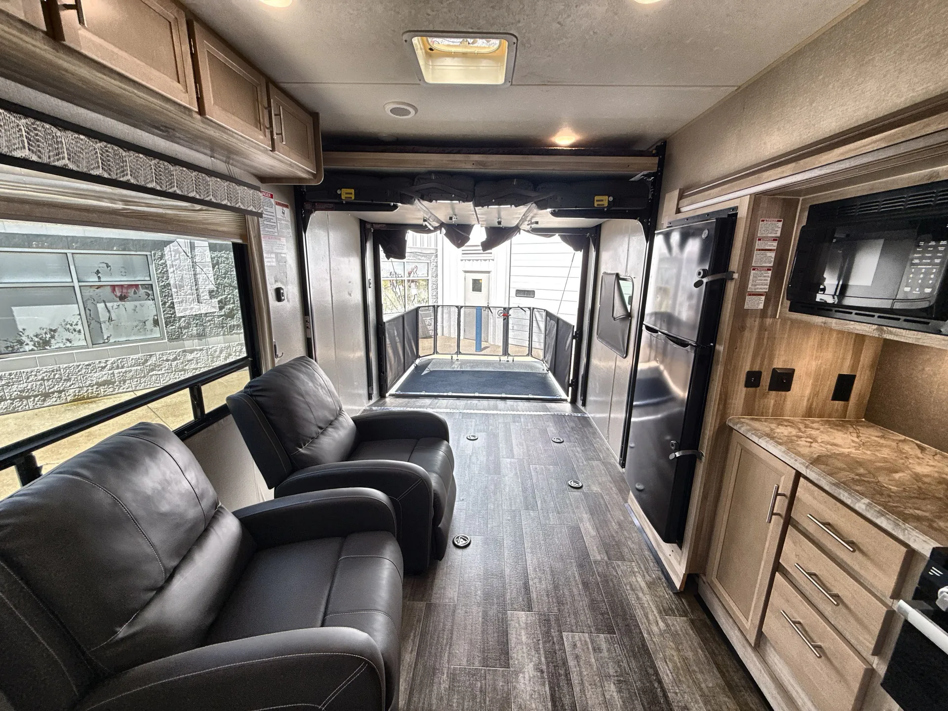 2021 Coachmen Catalina Trail Blazer 29THS — living area main