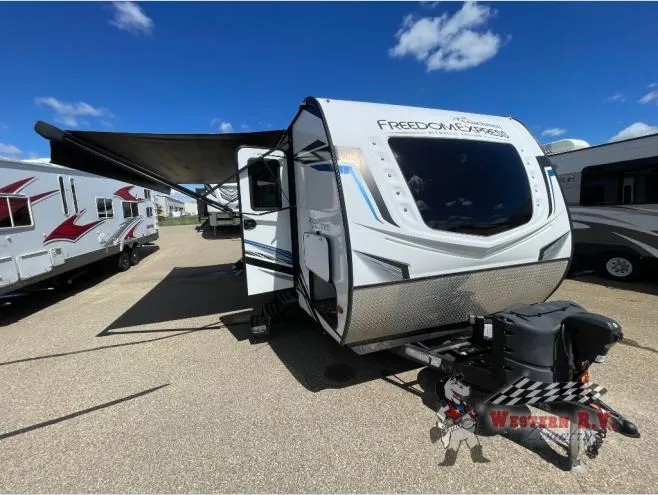 2022 Coachmen Freedom Express Ultra Lite 287BHDS - Photo 2