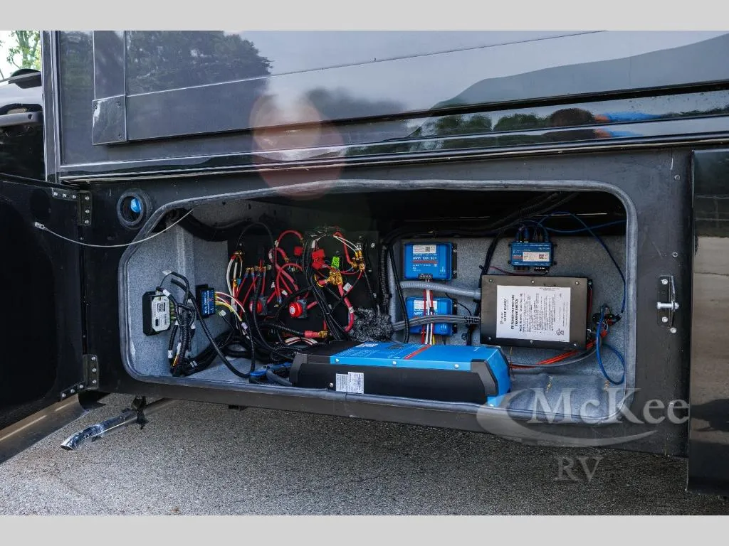 2027 Dynamax isata 6 31KSF4X4 - Photo 4