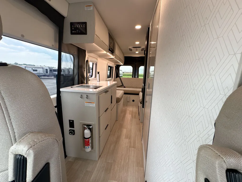 2027 Thor Motor Coach Tellaro 20Y, Photos photo 10