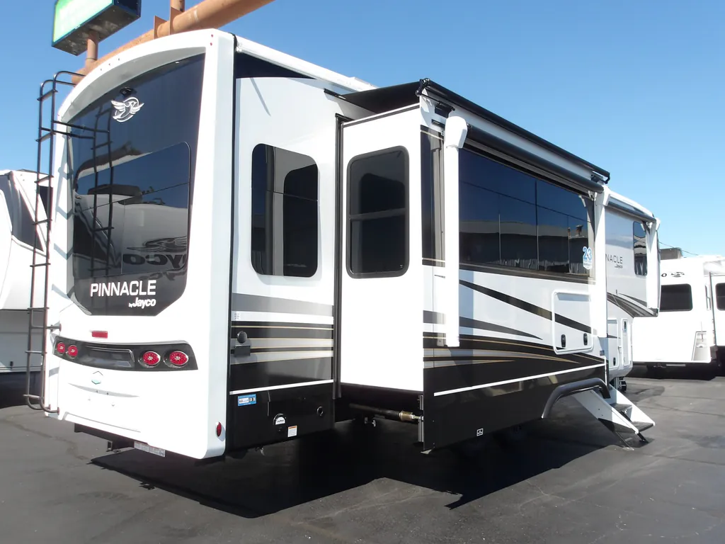 2027 Jayco Pinnacle 32RLTS, Photos photo 7