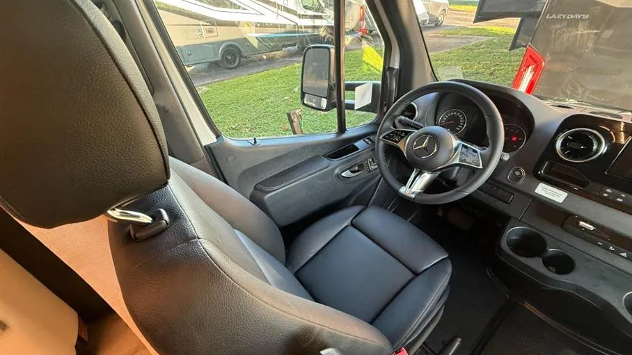2027 Tiffin Wayfarer 25 PW, Photos photo 13
