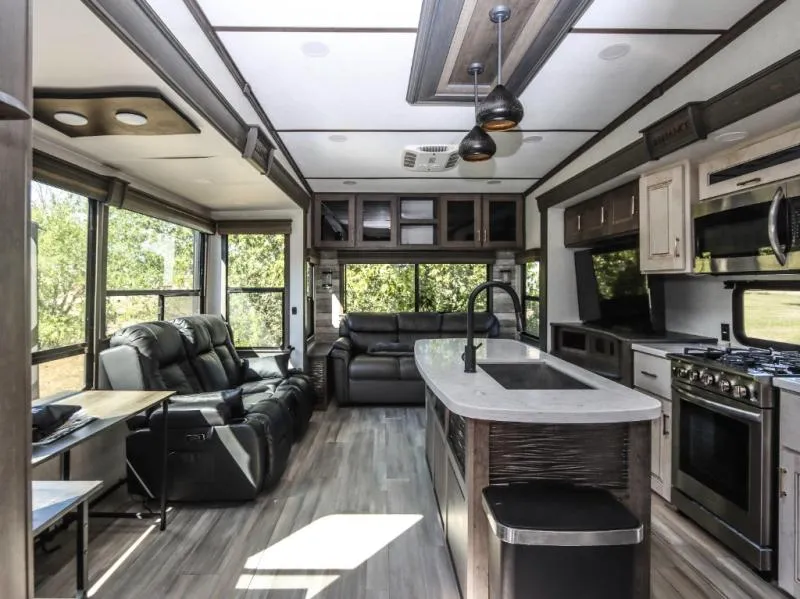 2022 Alliance RV Paradigm 370FB - Photo 3