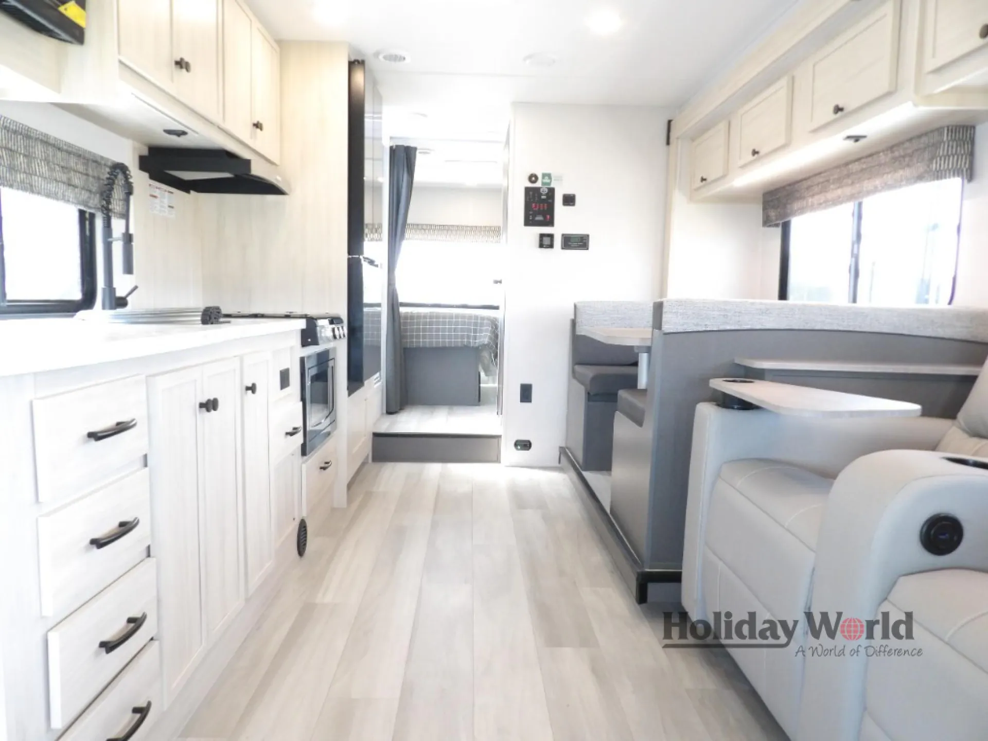 2027 Forest River Sunseeker 3010DS — Photo 5