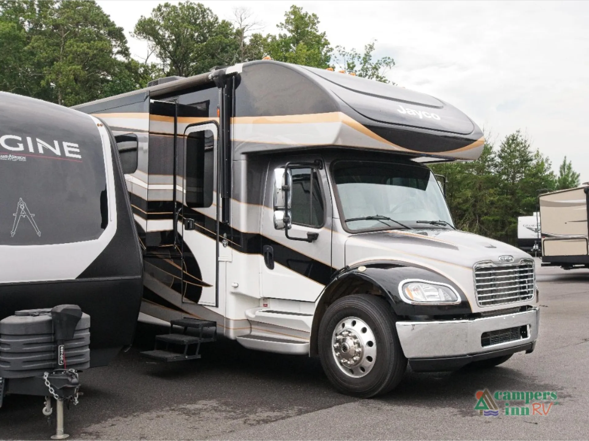 2017 Jayco Seneca 37TS dealer photo 1 from Campers Inn RV