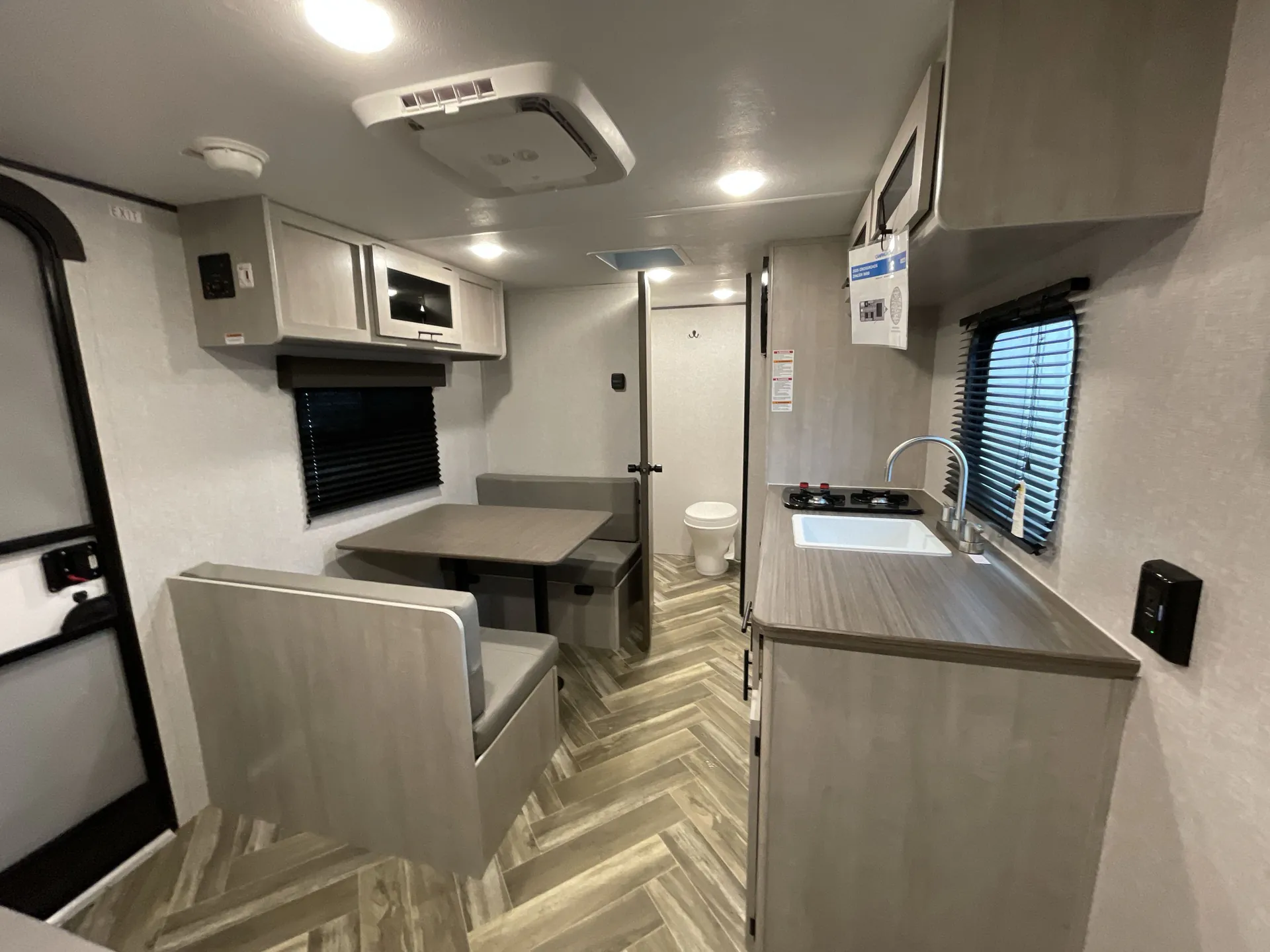 2025 CrossRoads Zinger 18RB — living area main