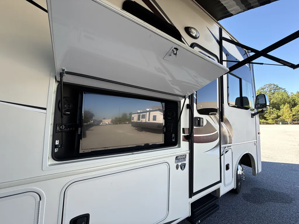 2018 Jayco Precept 33U, Photos photo 2