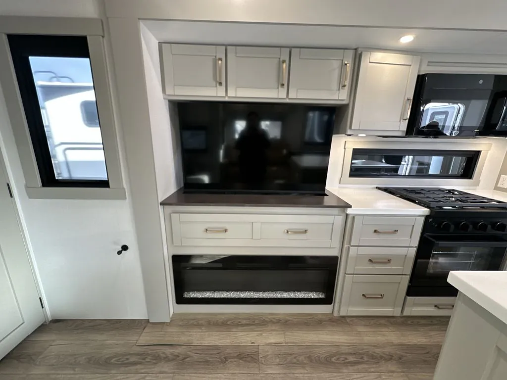 2026 Brinkley Model Z 3515, Photos photo 16