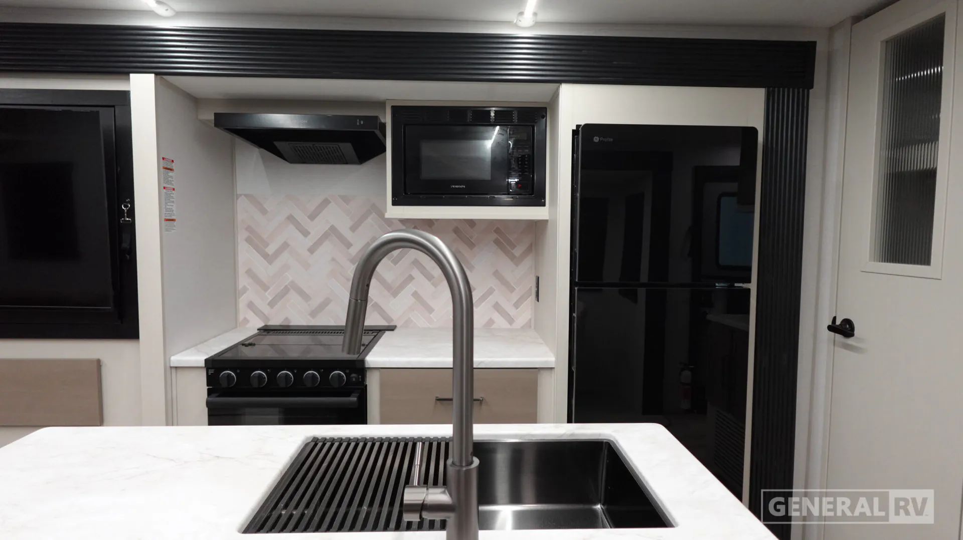 2027 Forest River Wildwood Heritage Glen 308RL — Photo 6
