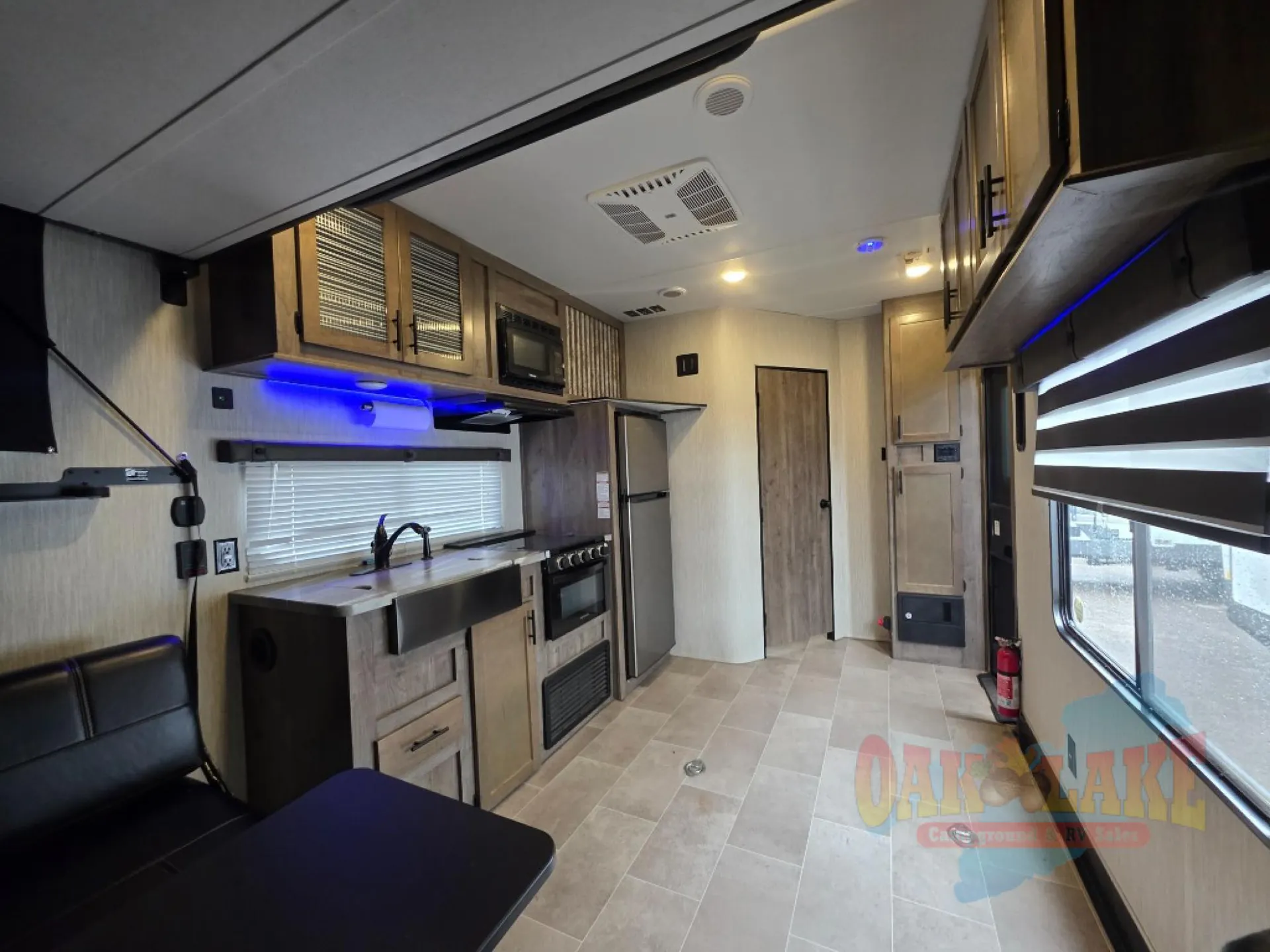 2021 Forest River Vengeance Rogue 25V — Photo 6
