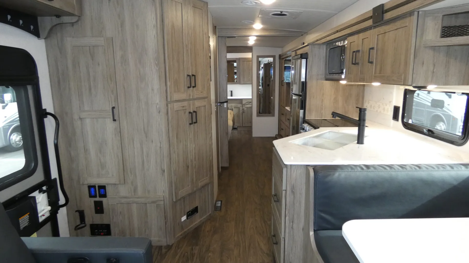2025 Winnebago Sunstar 33K - Photo 3