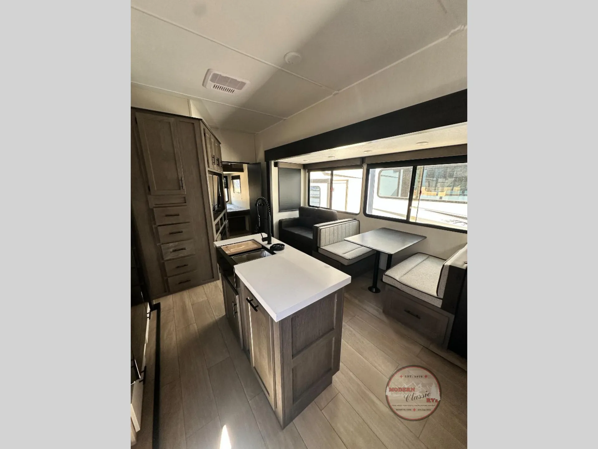 2026 Forest River Cherokee Arctic Wolf 3750SUITE - Photo 2