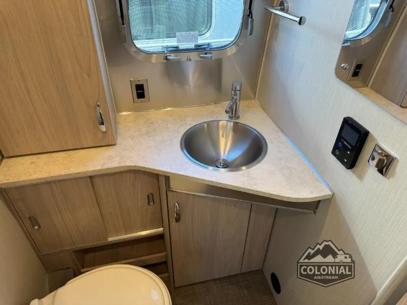 2026 Airstream Globetrotter 25FB - Photo 4