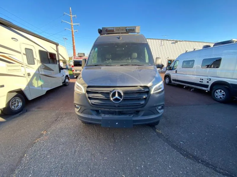 2025 Winnebago Revel 44E - Photo 4