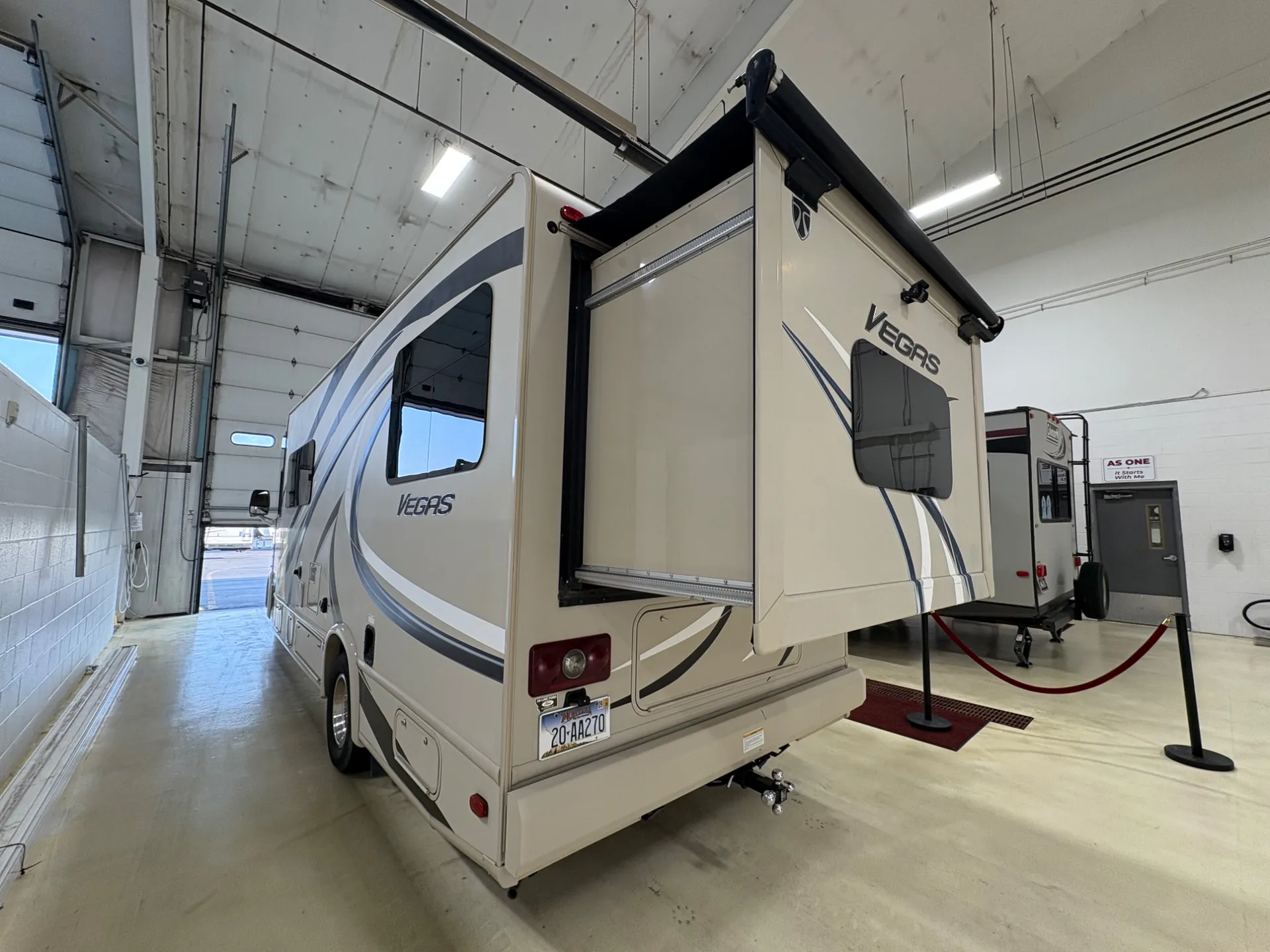 2016 Thor Motor Coach Vegas 252 - Photo 3