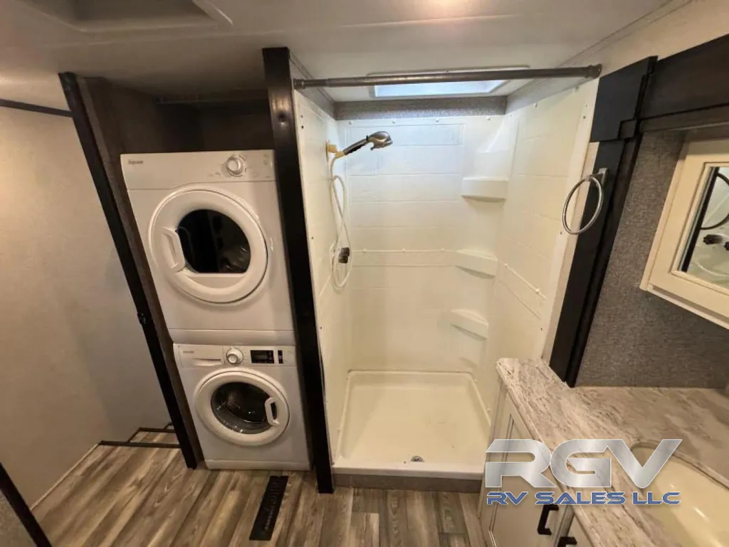 2022 Highland Ridge Silverstar XLT 354MBH, Photos photo 31