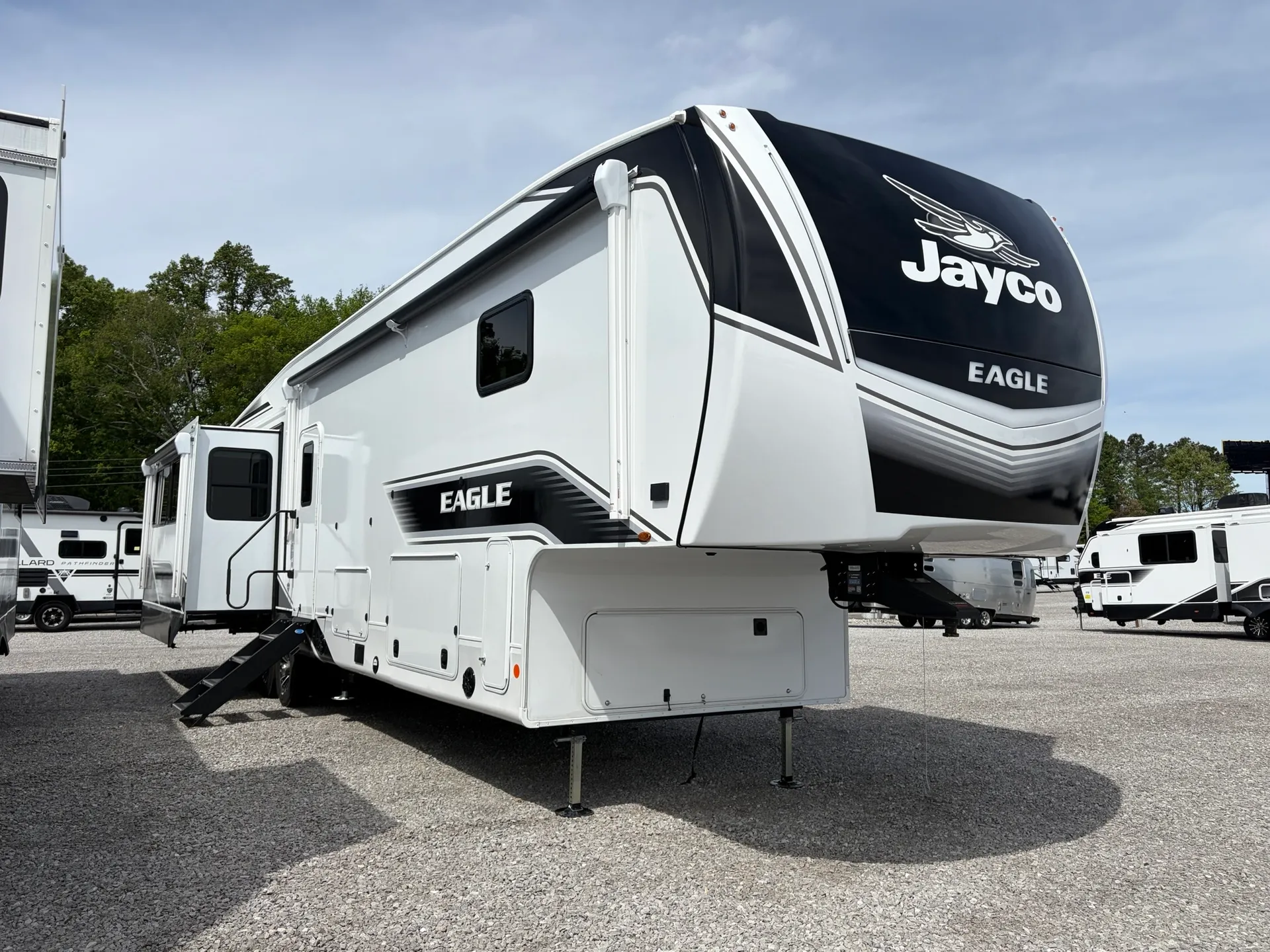 2026 Jayco Eagle 355MBQS - Photo 2