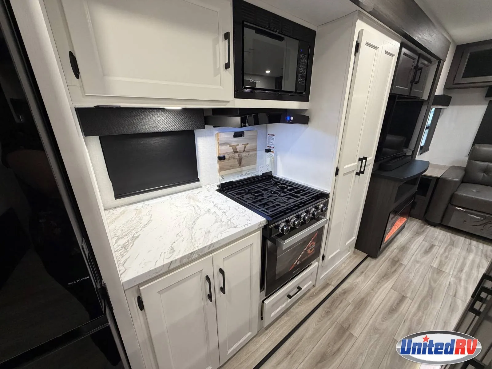 2026 VENTURE RV SPORTTREK 312VIK - Photo 3