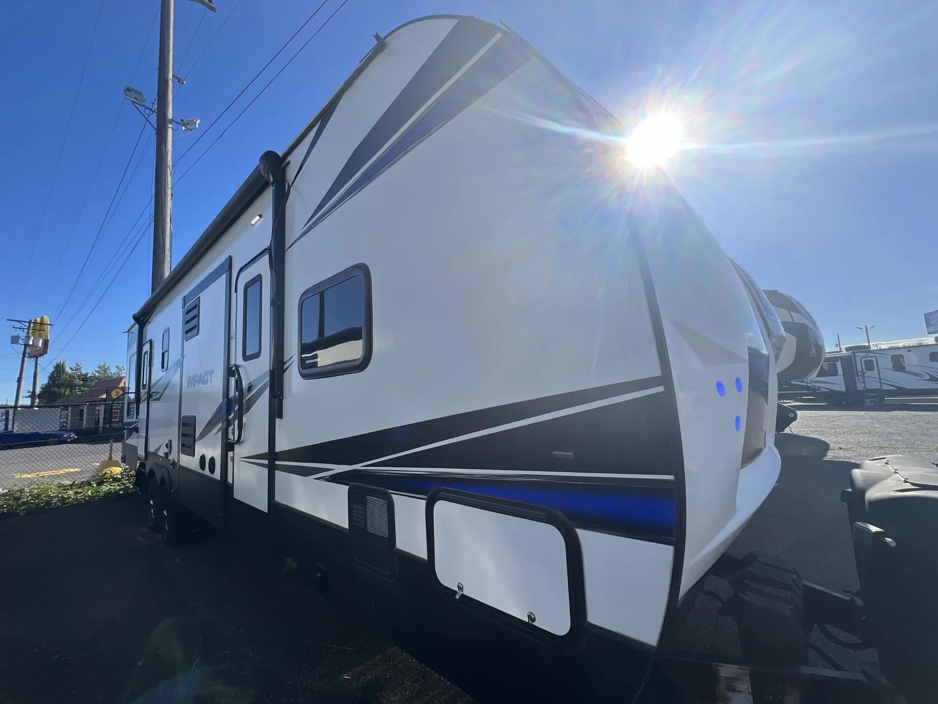 2020 Keystone Impact 332 - Photo 2