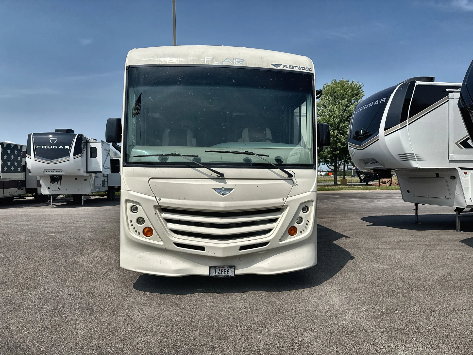 2019 Fleetwood Flair 28A — front