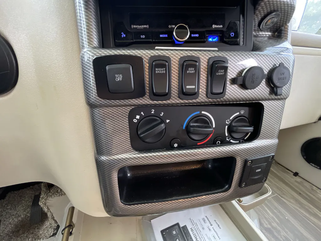 2023 Thor Motor Coach Axis 24.3, Photos photo 29
