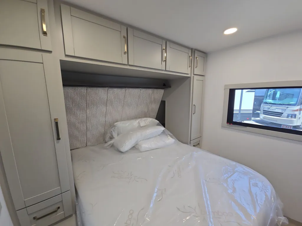 2026 Brinkley Model Z Air 297, Photos photo 20