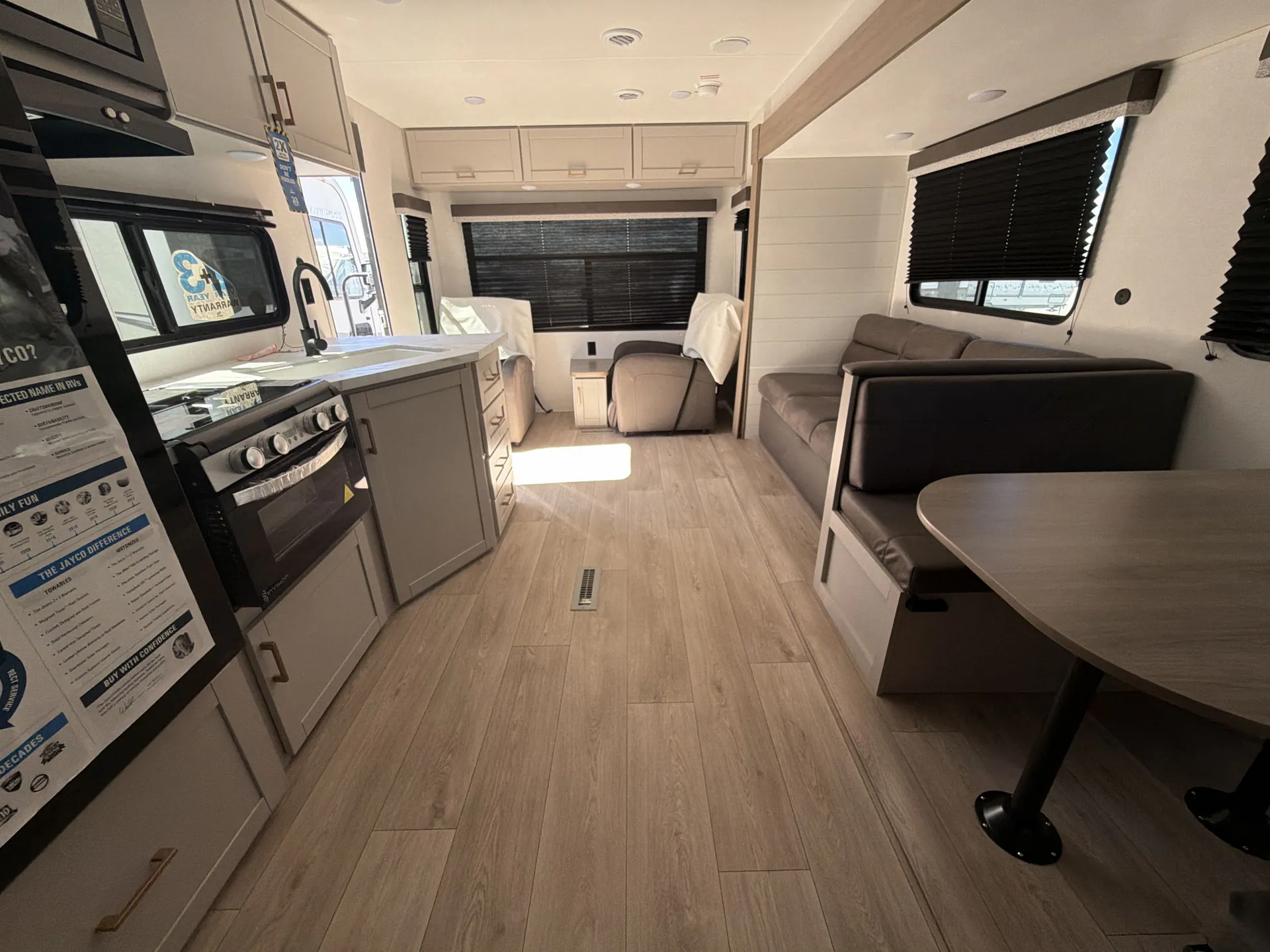 2027 Jayco Jay Flight 262RLSW — living area main